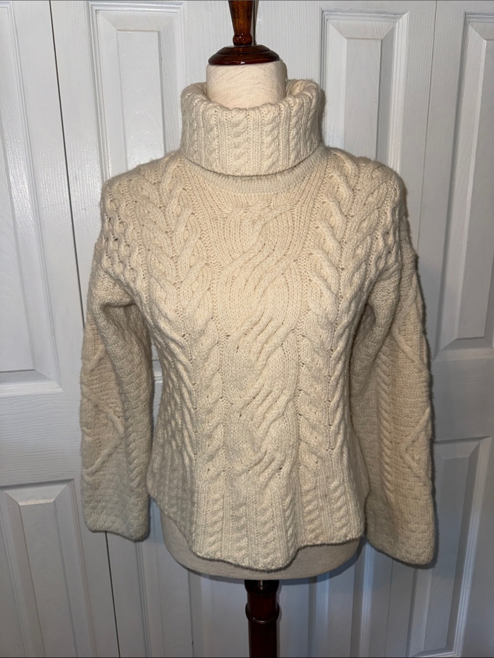 Carraig Donn Irish Wool Fisherman Cable Knit Turtleneck Sweater Sz M(S)